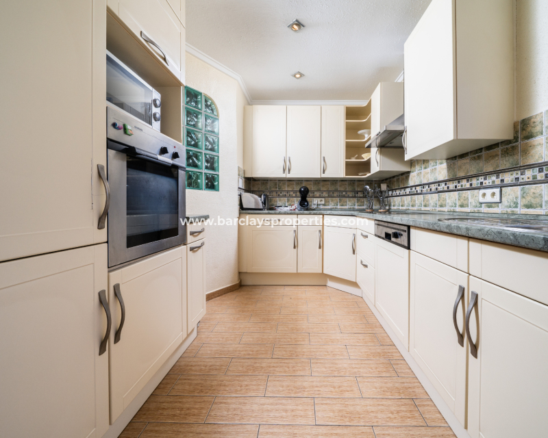 Resale - Detached - Urb. La Marina