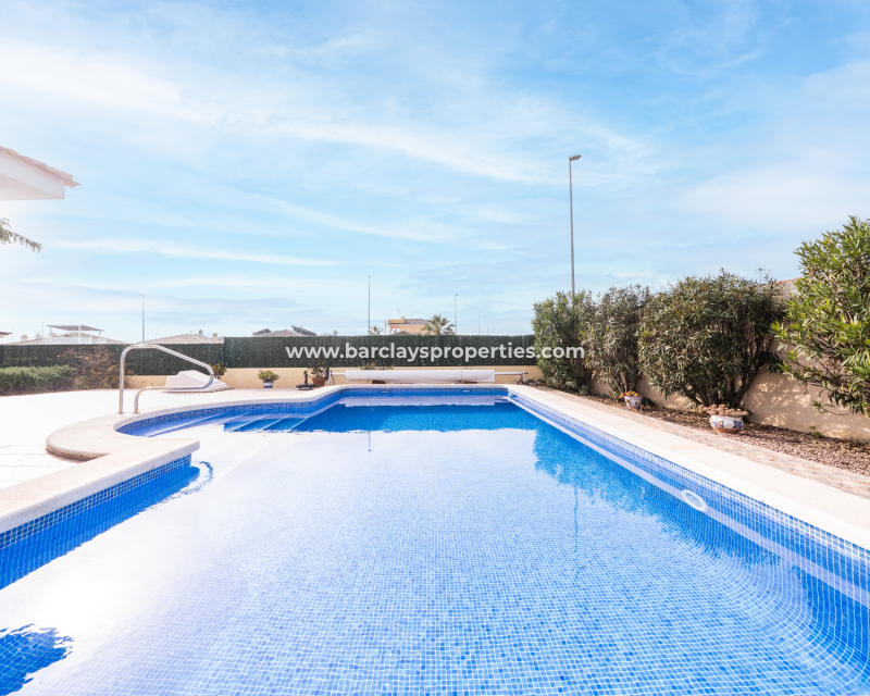 Resale - Detached - Urb. La Marina