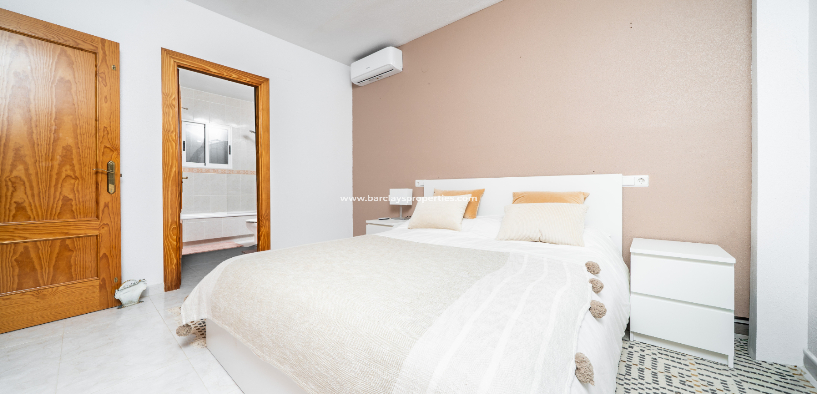 Resale - Detached - Urb. La Marina