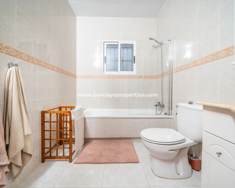 Resale - Detached - Urb. La Marina