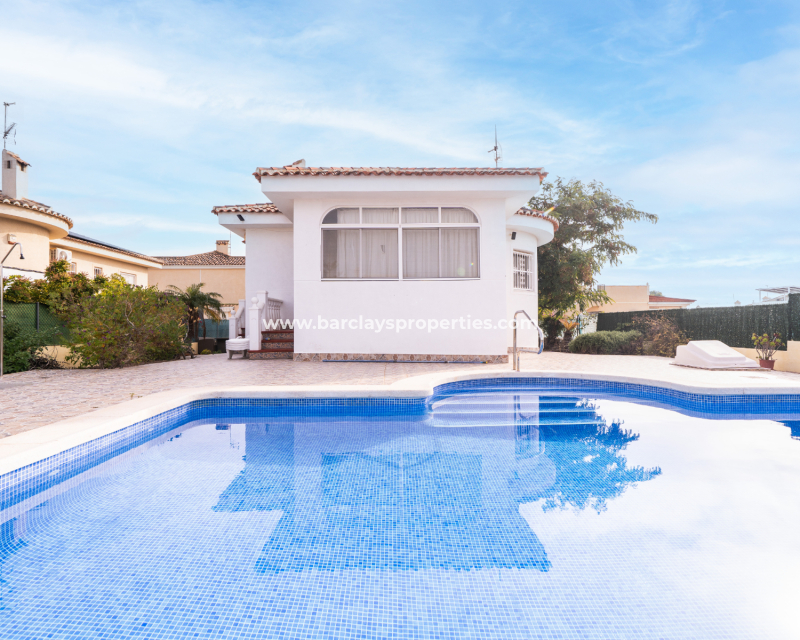 Resale - Detached - Urb. La Marina