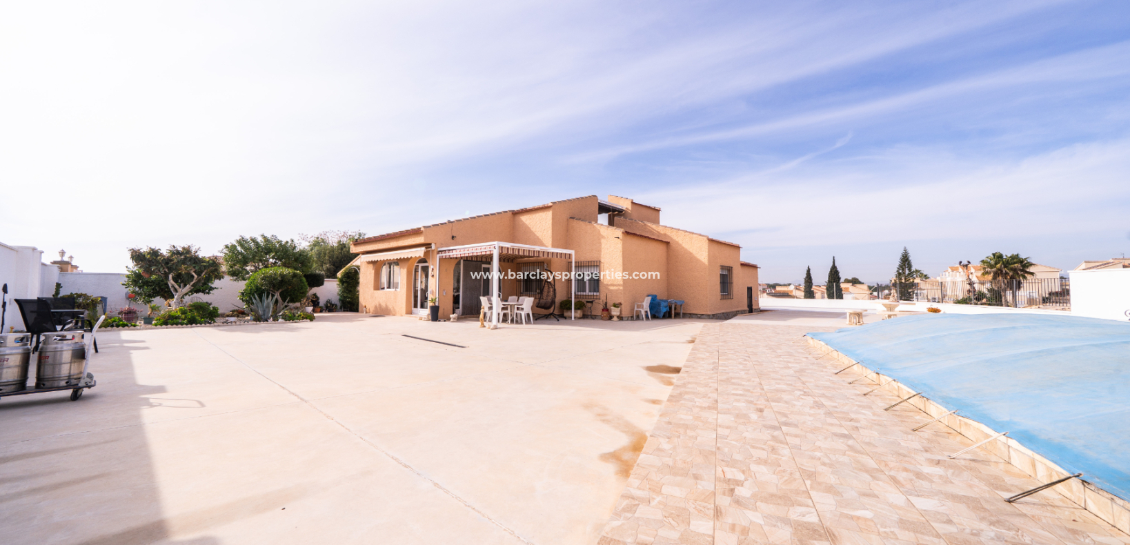 Resale - Detached - Urb. La Marina