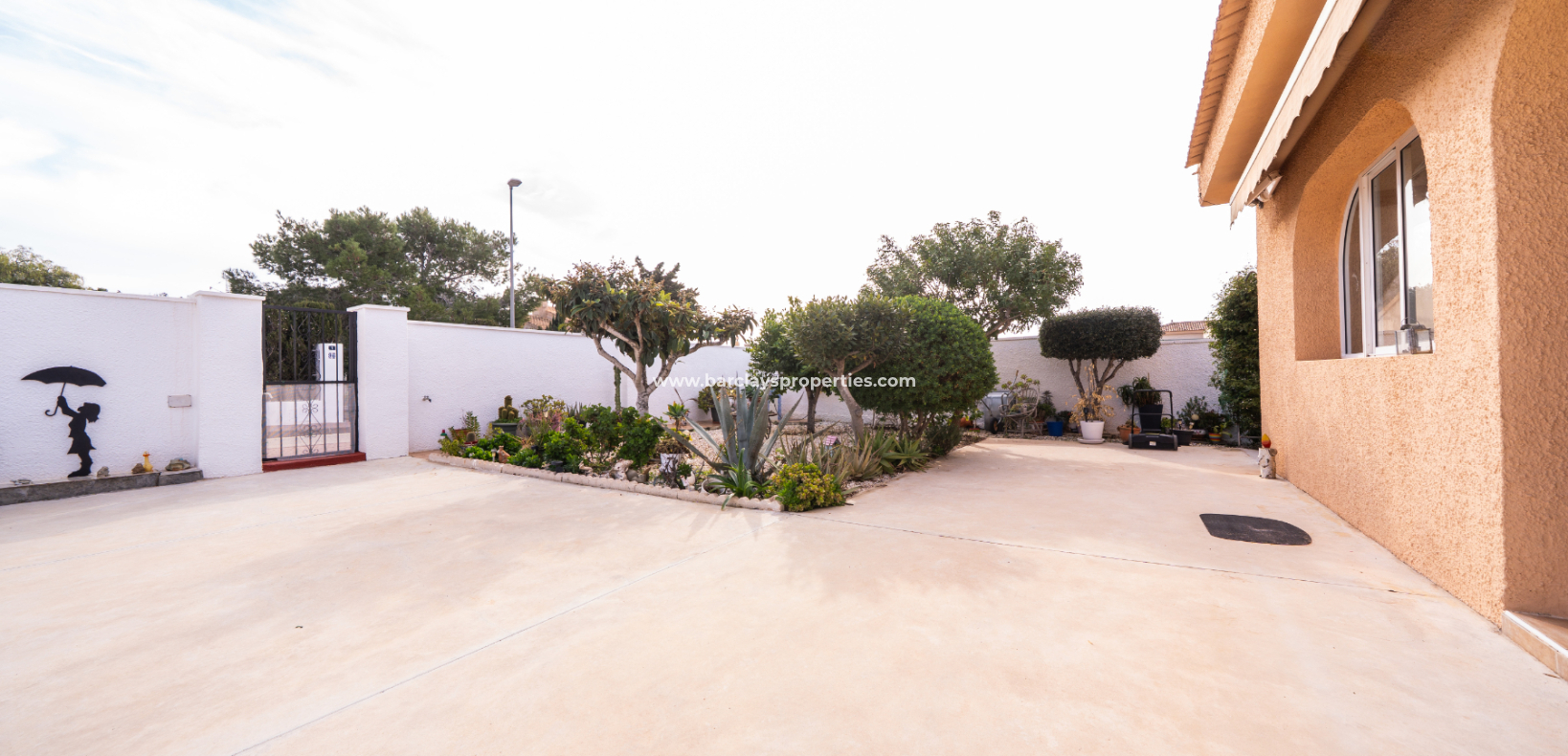 Resale - Detached - Urb. La Marina