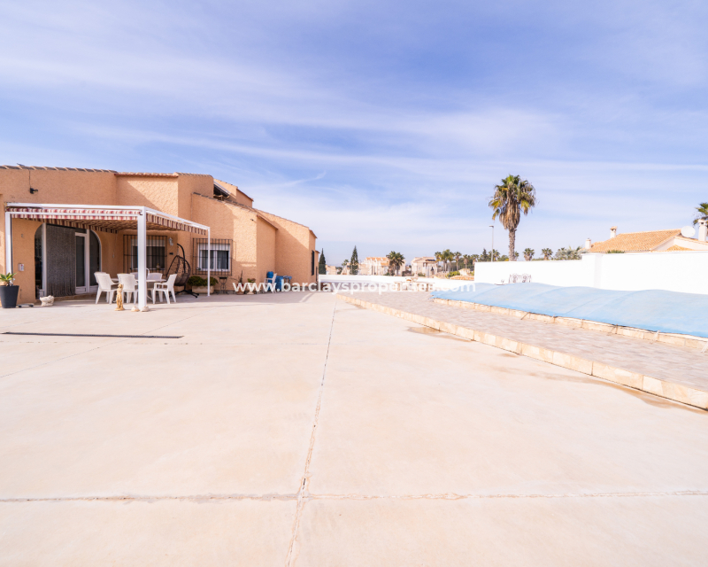 Resale - Detached - Urb. La Marina