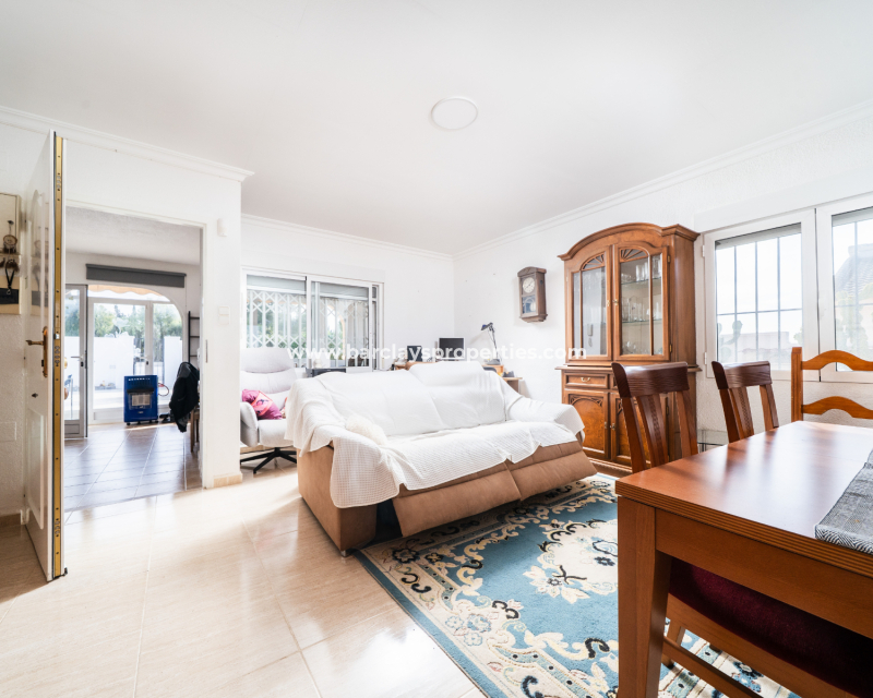 Resale - Detached - Urb. La Marina