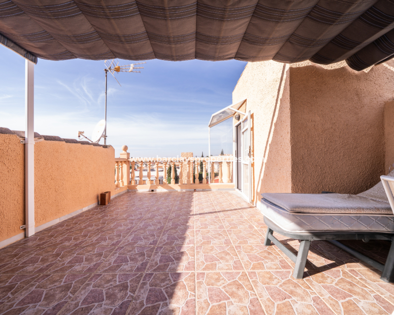 Resale - Detached - Urb. La Marina