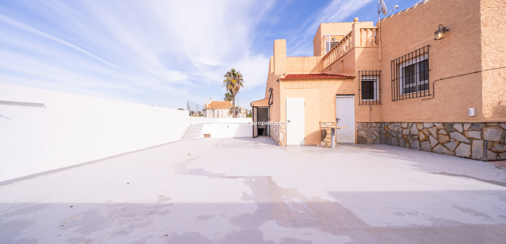 Resale - Detached - Urb. La Marina