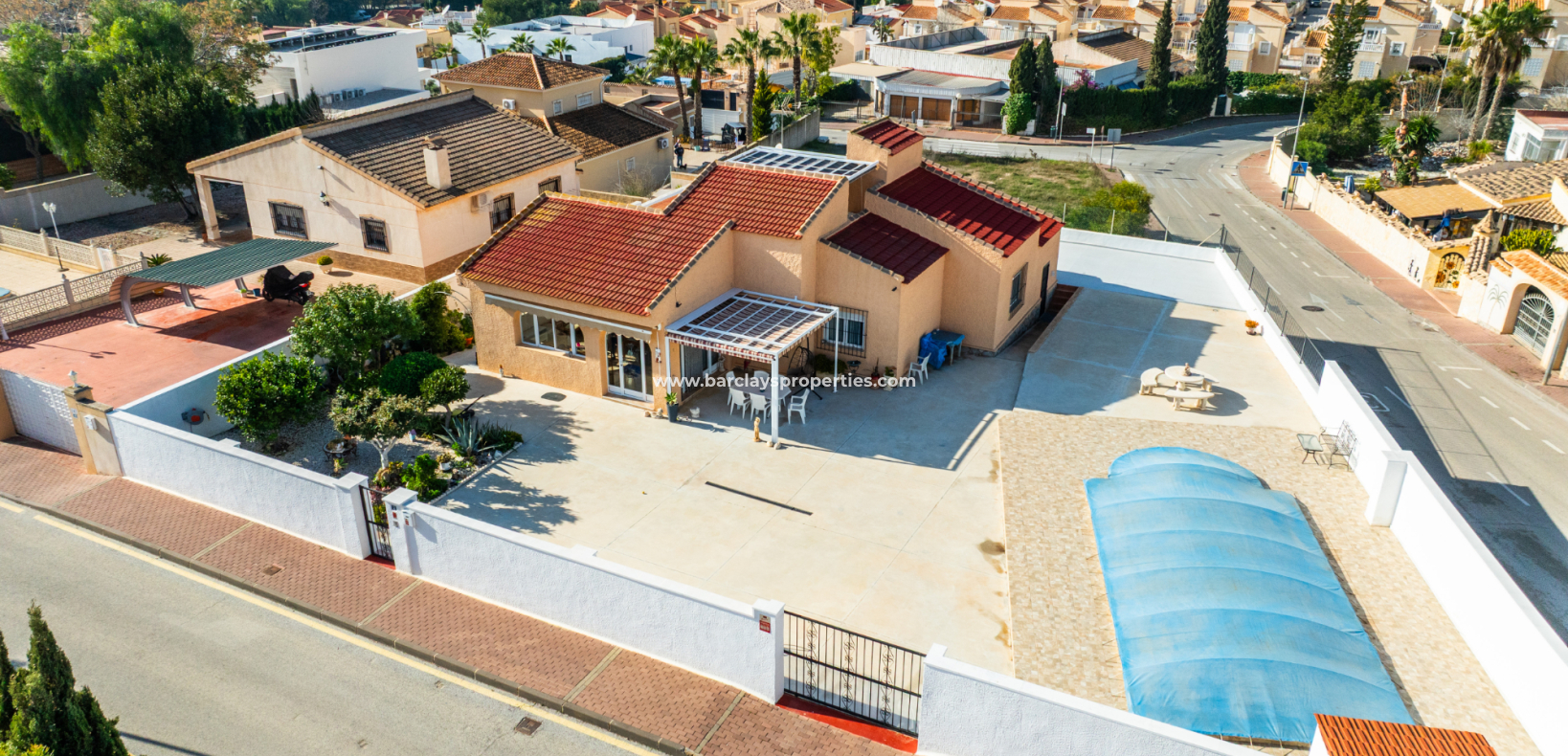 Resale - Detached - Urb. La Marina
