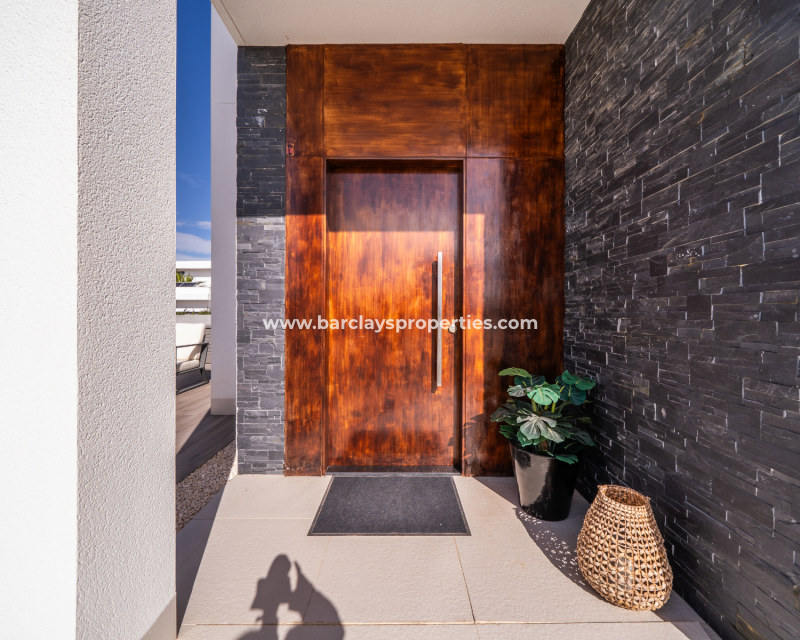 Resale - Detached - Urb. La Marina