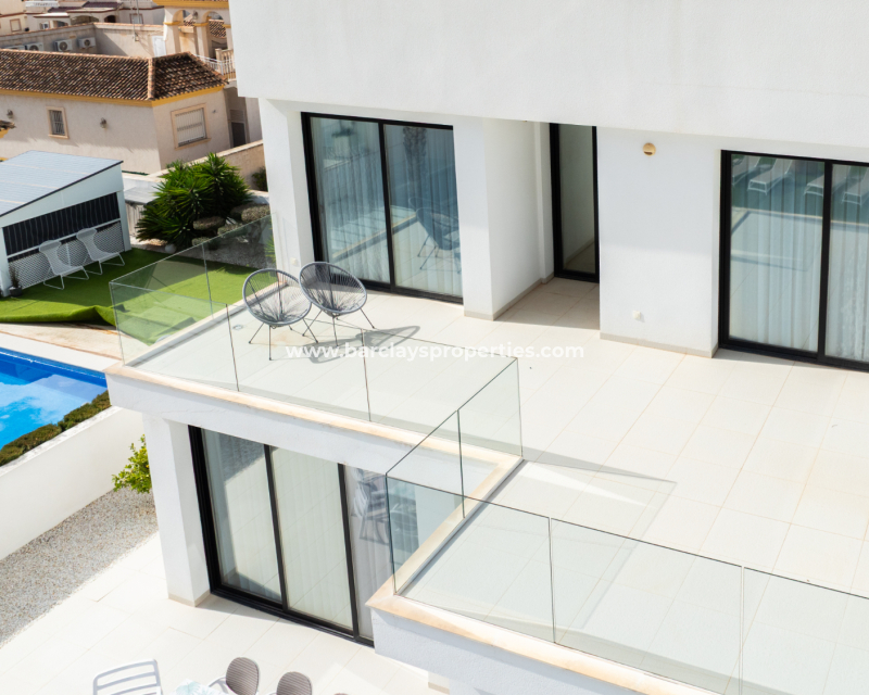 Resale - Detached - Urb. La Marina