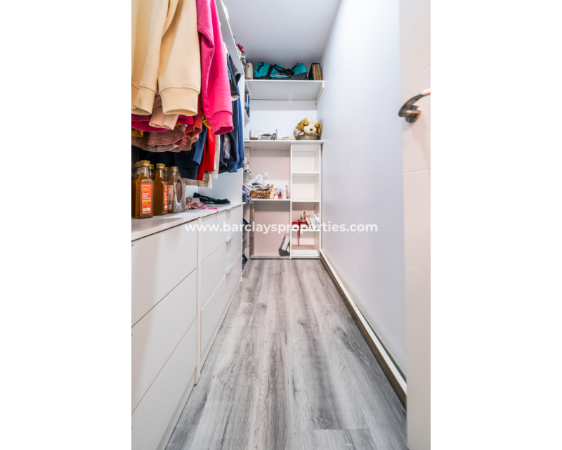 Resale - Detached - Urb. La Marina