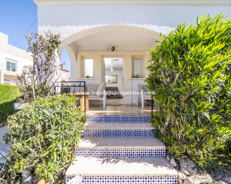 Resale - Detached - Urb. La Marina