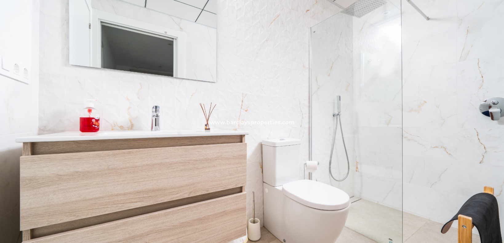 Resale - Detached - Urb. La Marina