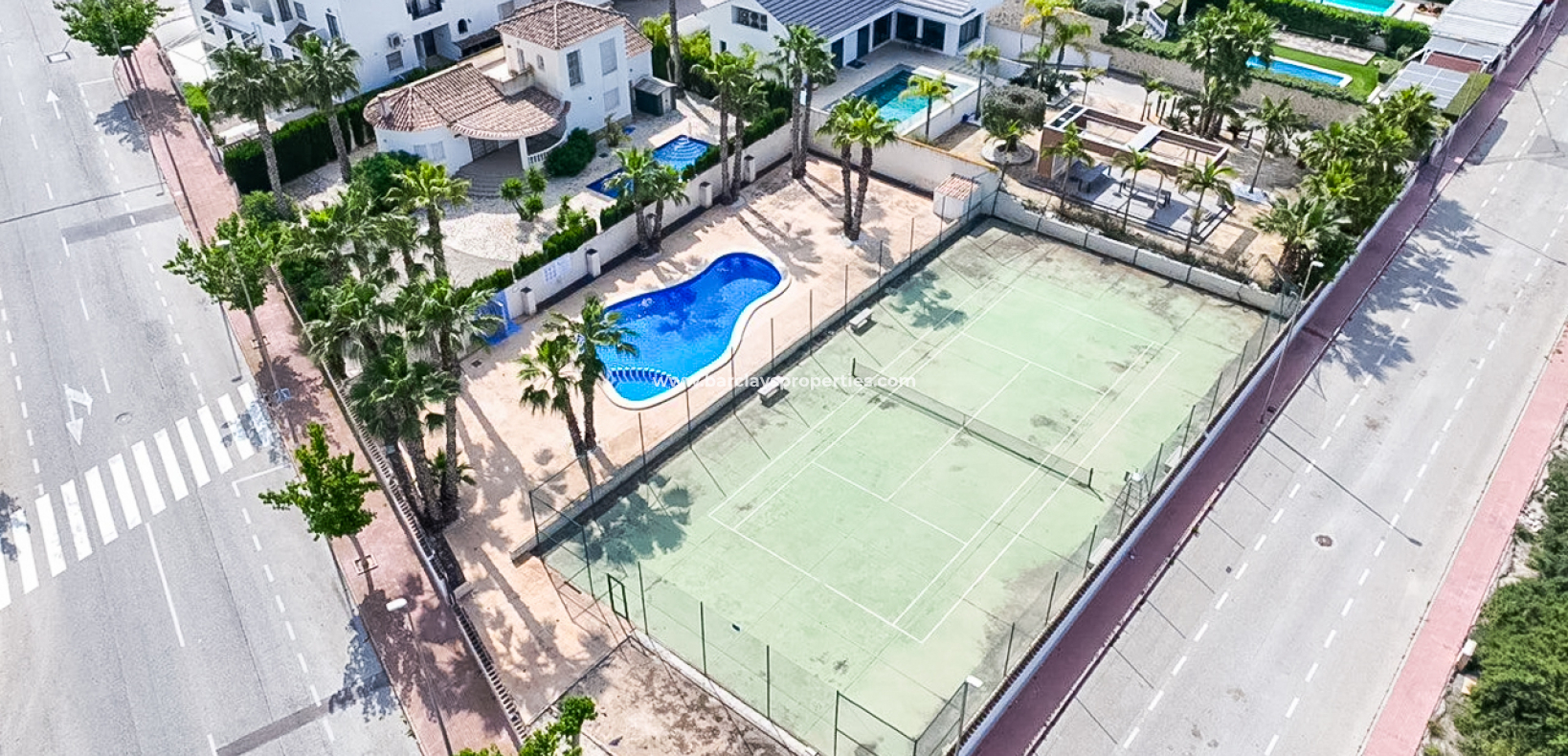 Resale - Detached - Urb. La Marina