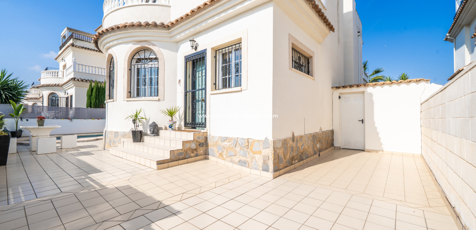 Resale - Detached - Urb. La Marina