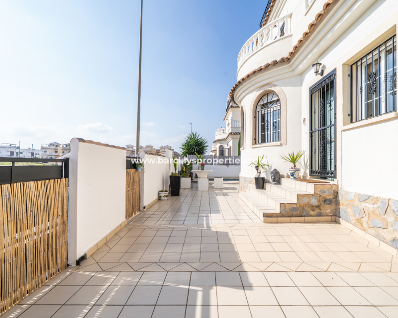 Resale - Detached - Urb. La Marina