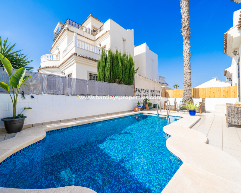 Resale - Detached - Urb. La Marina