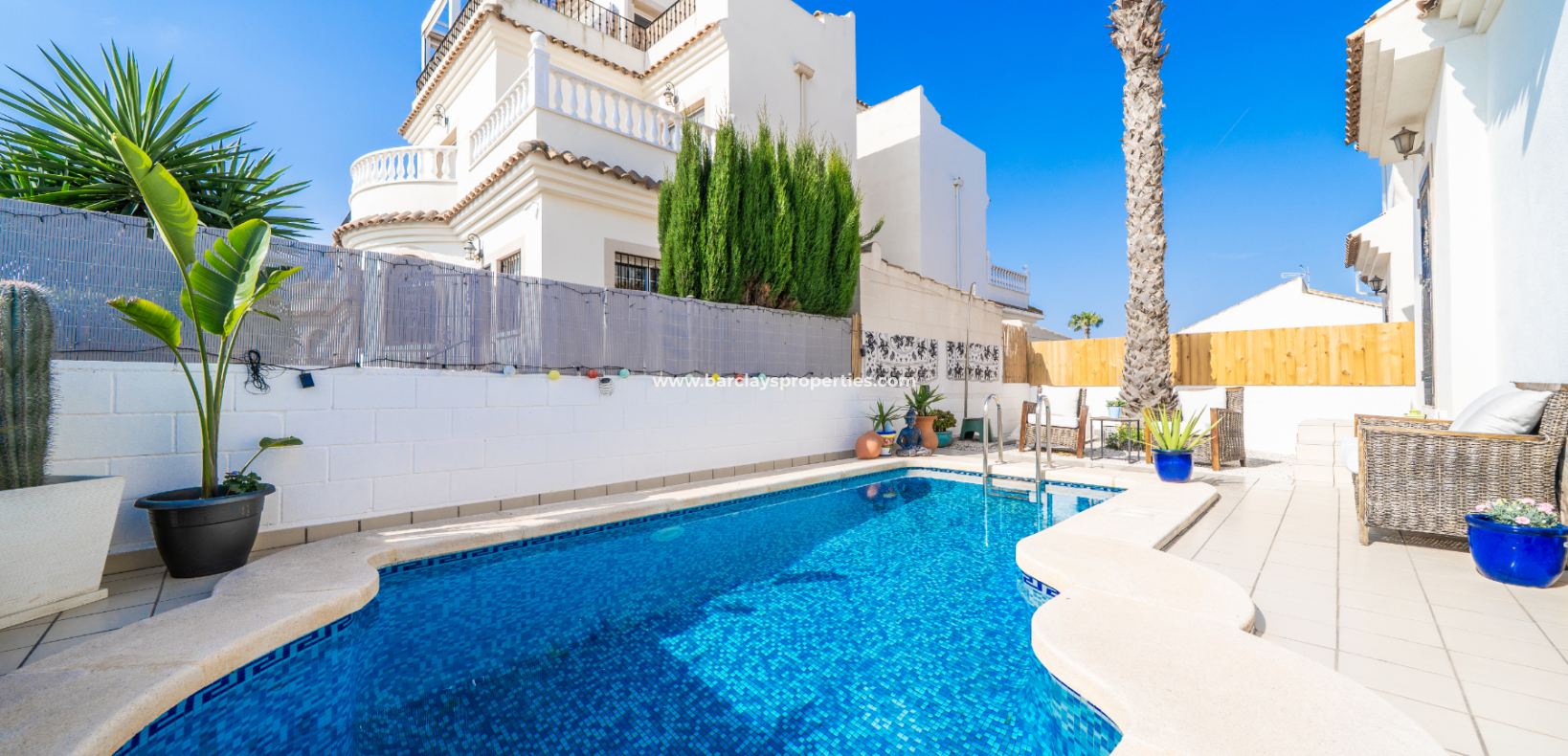 Resale - Detached - Urb. La Marina