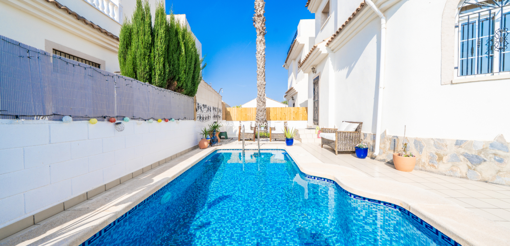 Resale - Detached - Urb. La Marina