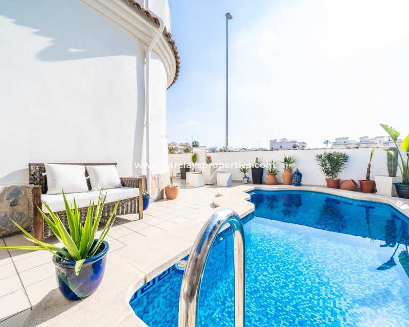 Resale - Detached - Urb. La Marina