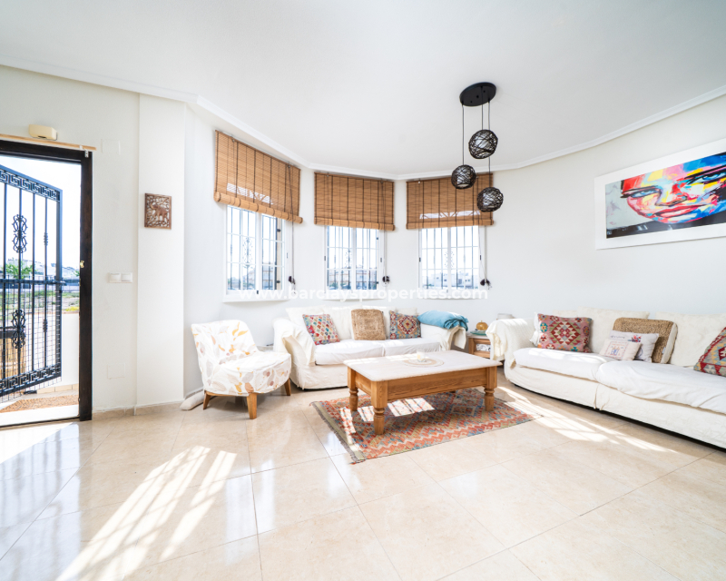 Resale - Detached - Urb. La Marina