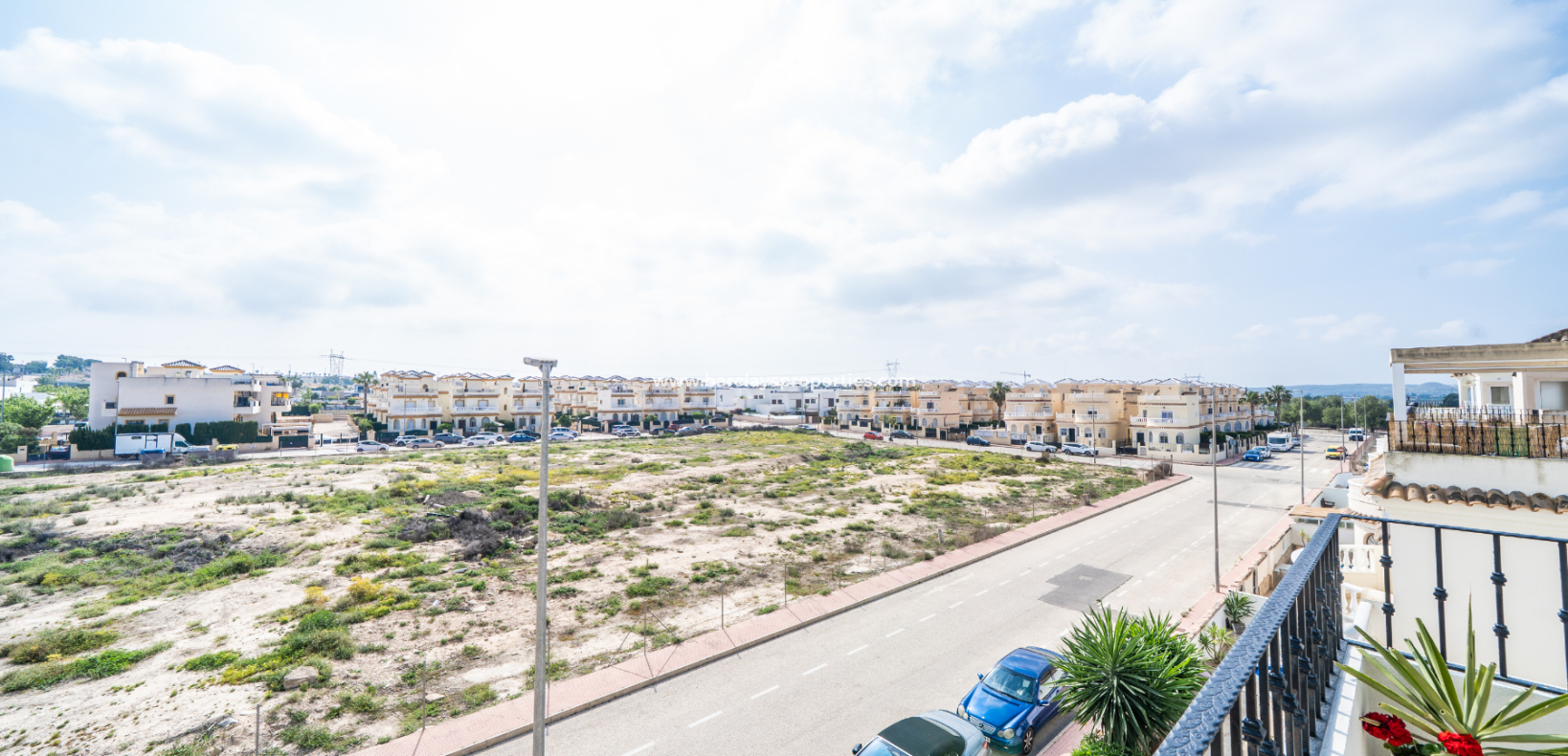 Resale - Detached - Urb. La Marina
