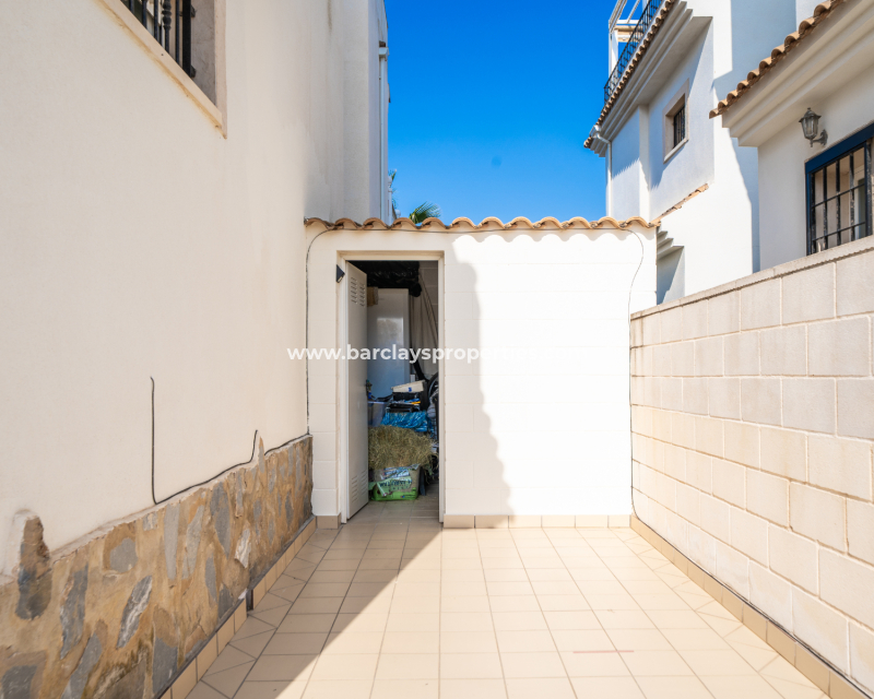 Resale - Detached - Urb. La Marina