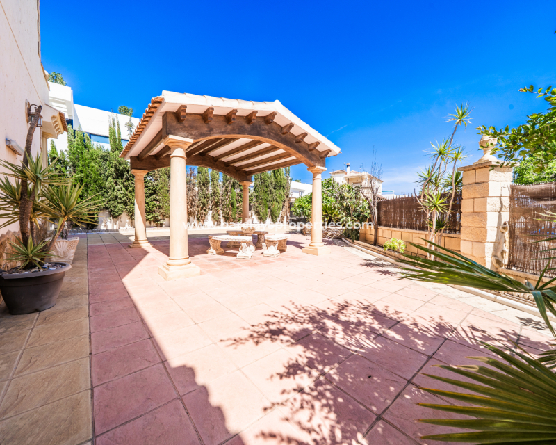 Resale - Detached - Urb. La Marina