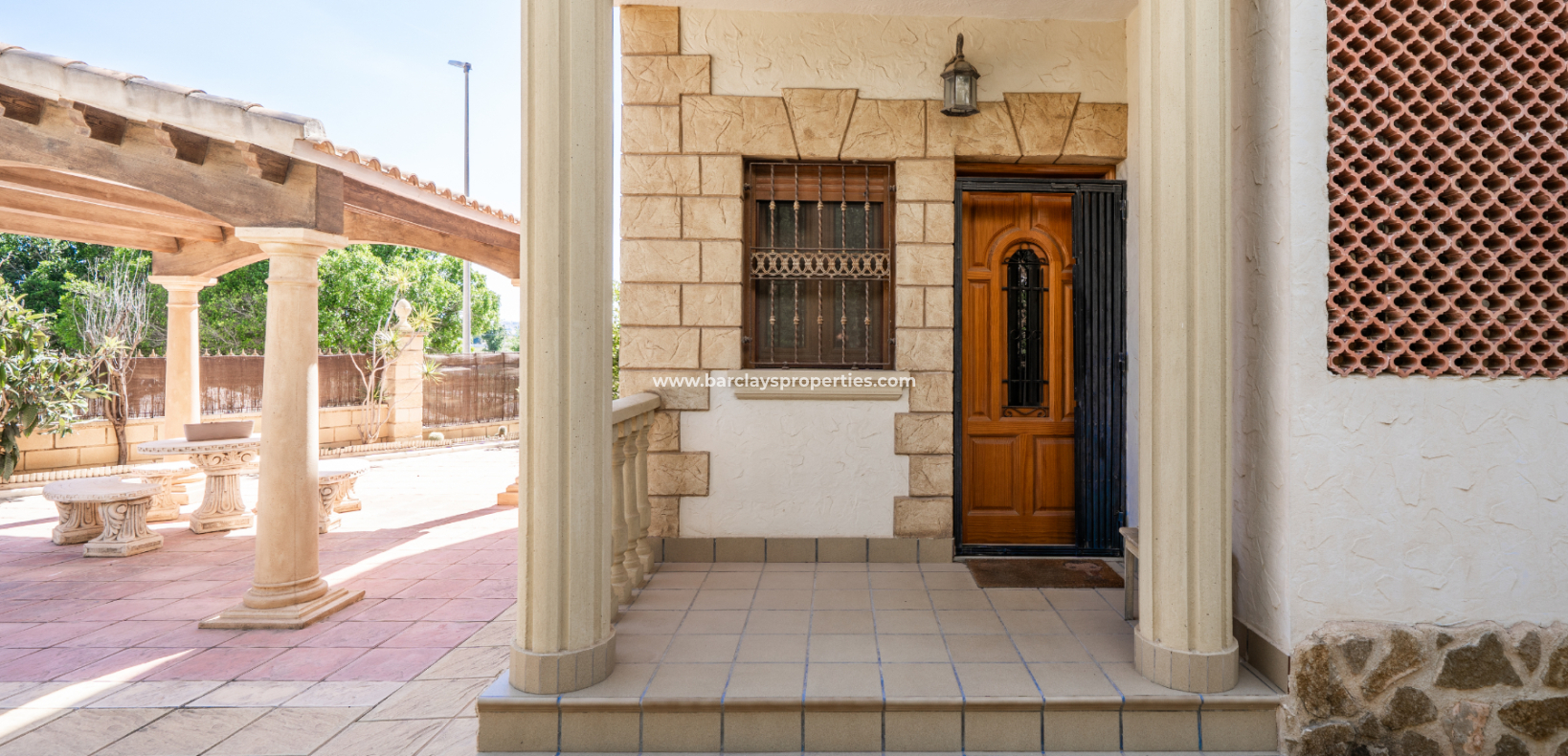 Resale - Detached - Urb. La Marina