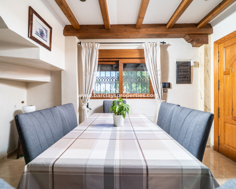 Resale - Detached - Urb. La Marina
