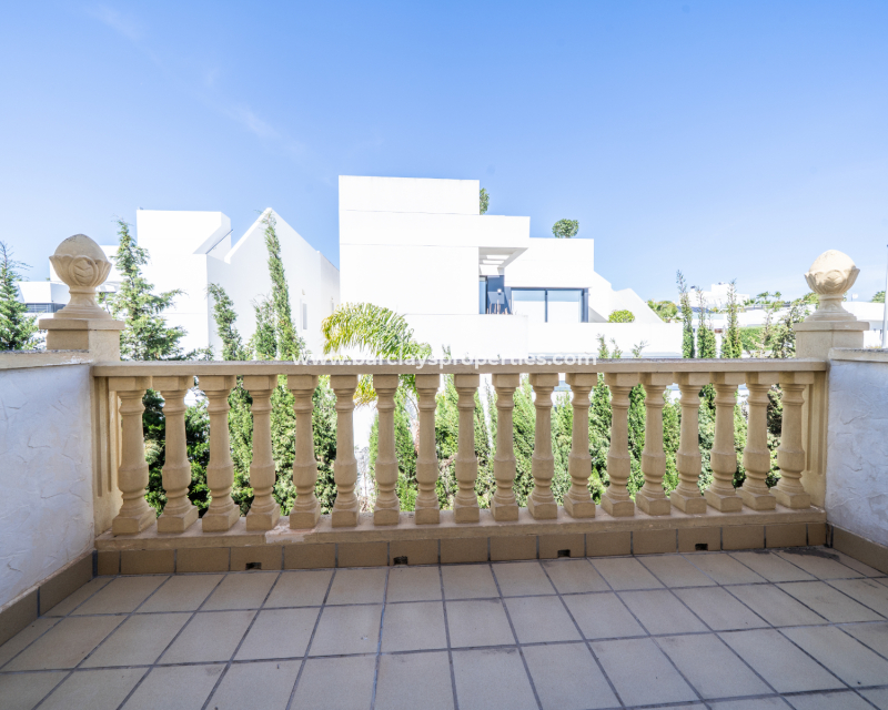 Resale - Detached - Urb. La Marina