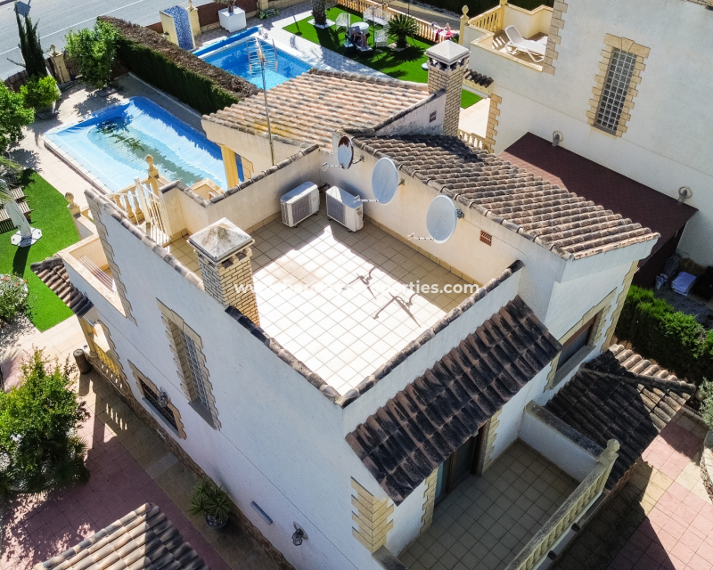 Resale - Detached - Urb. La Marina