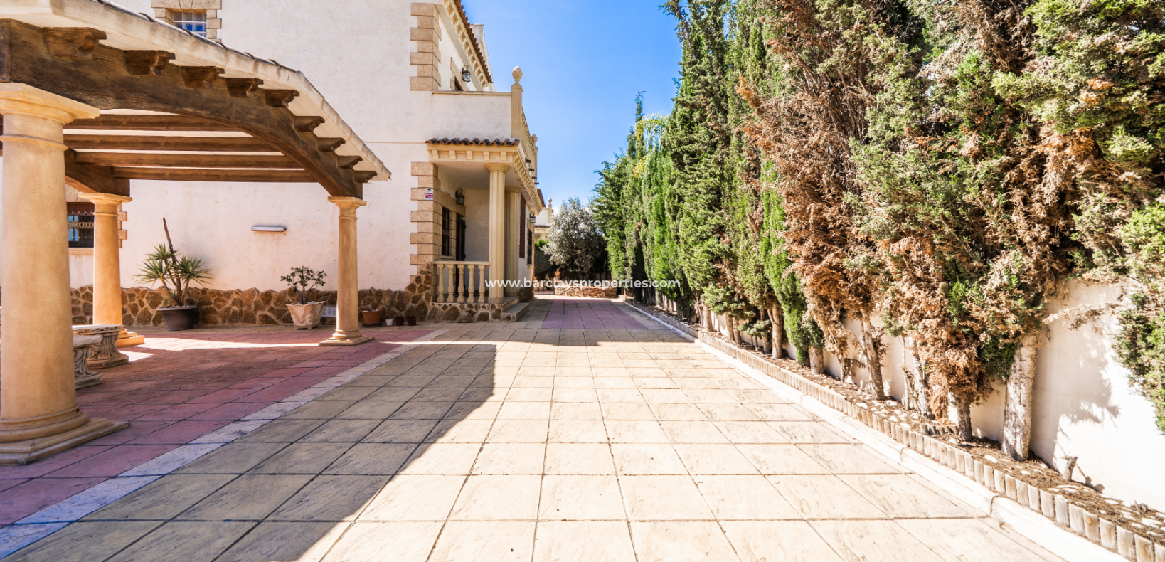 Resale - Detached - Urb. La Marina