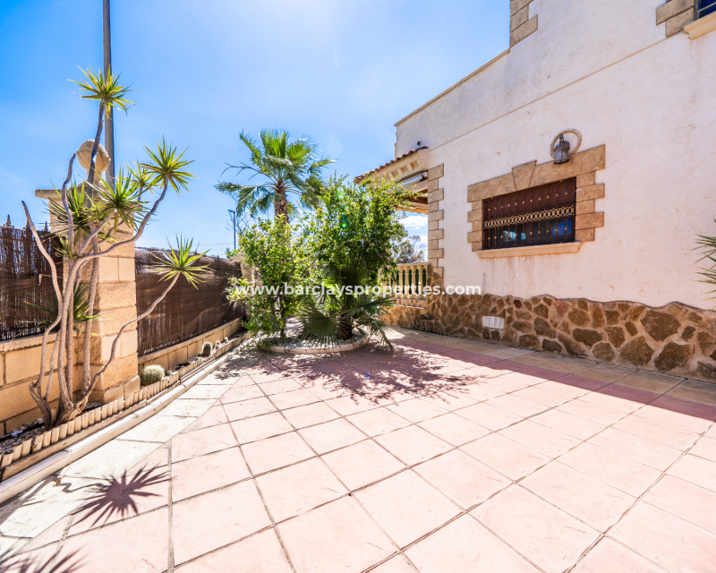 Resale - Detached - Urb. La Marina