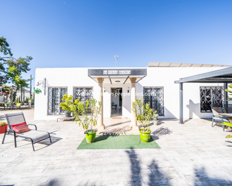 Resale - Detached - Urb. La Marina