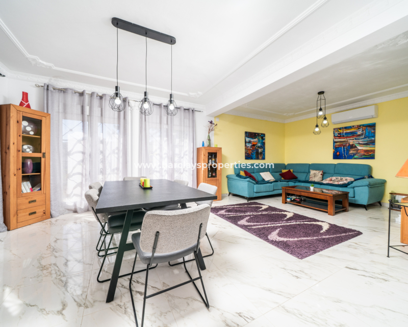 Resale - Detached - Urb. La Marina