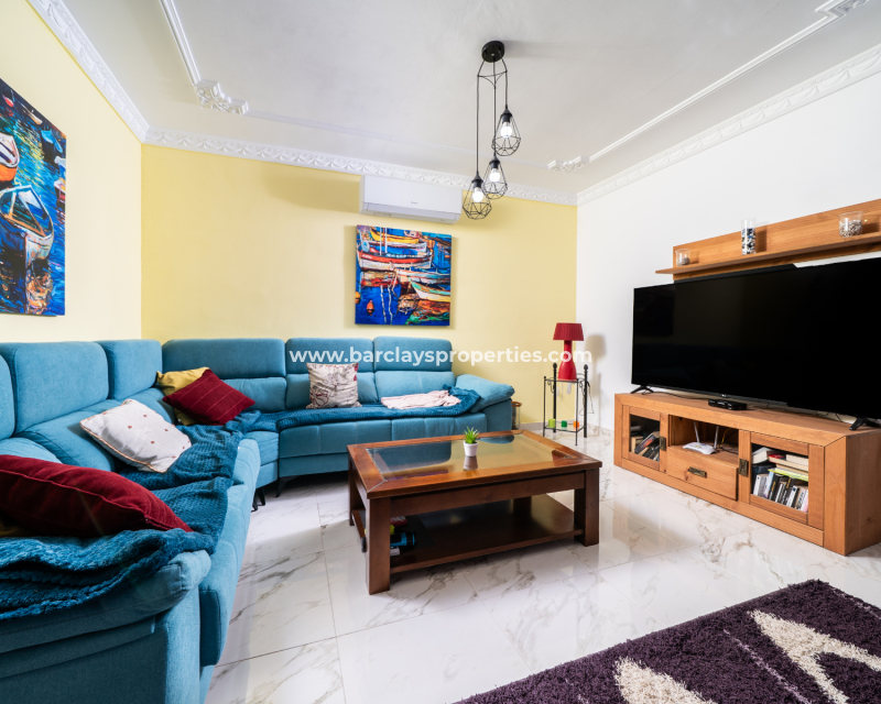 Resale - Detached - Urb. La Marina