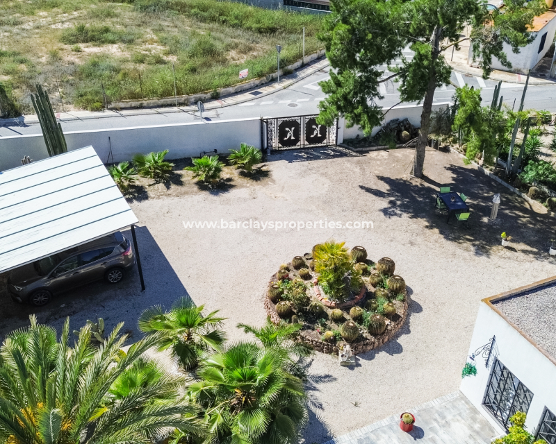 Resale - Detached - Urb. La Marina