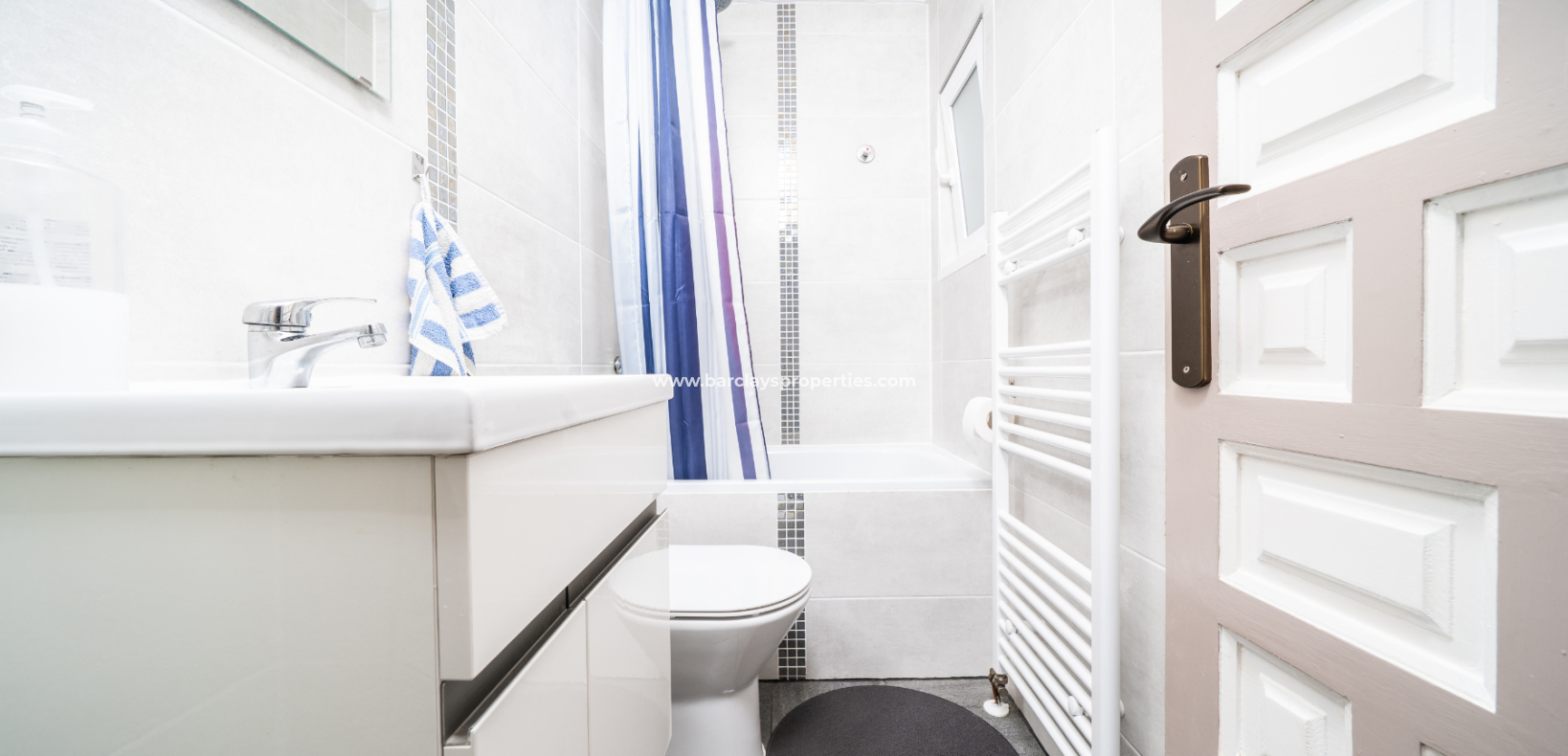Resale - Detached - Urb. La Marina