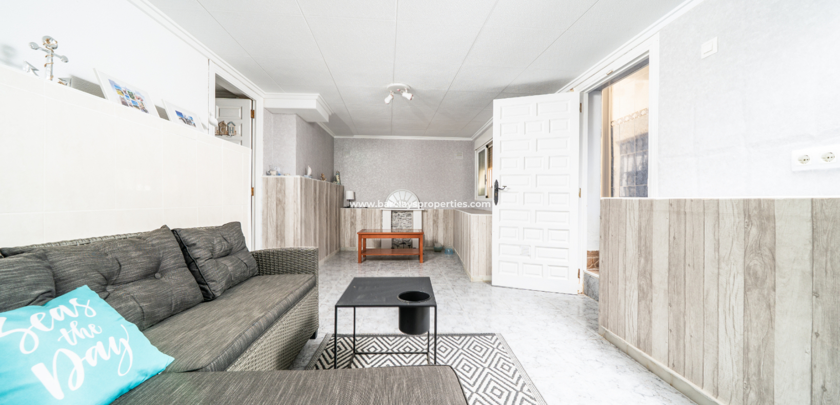 Resale - Detached - Urb. La Marina
