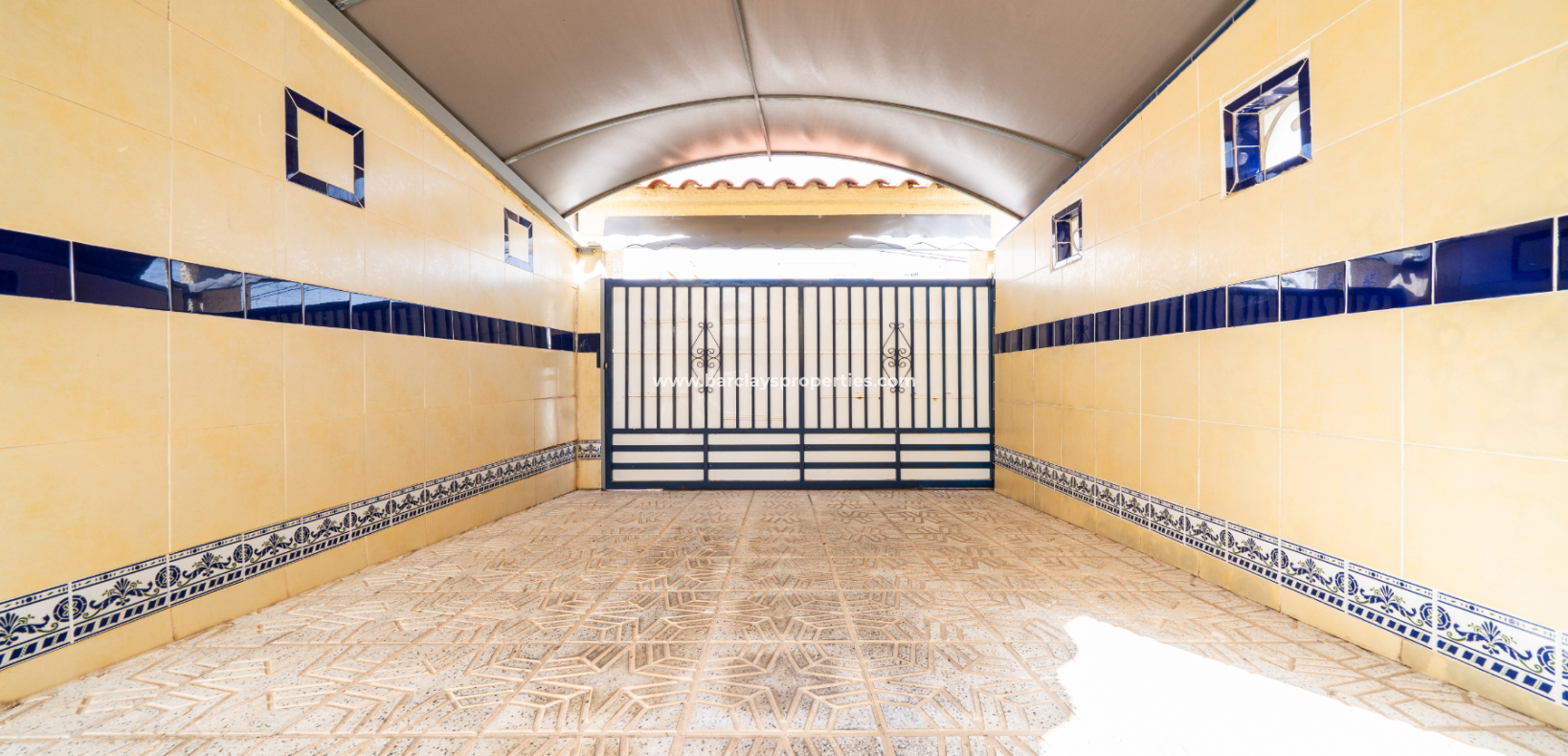Resale - Detached - Urb. La Marina