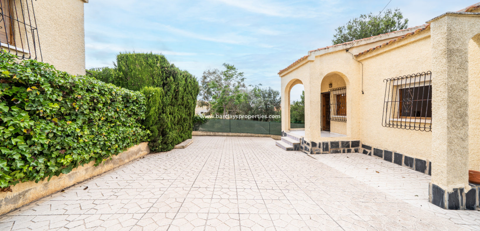 Resale - Detached - Urb. La Marina