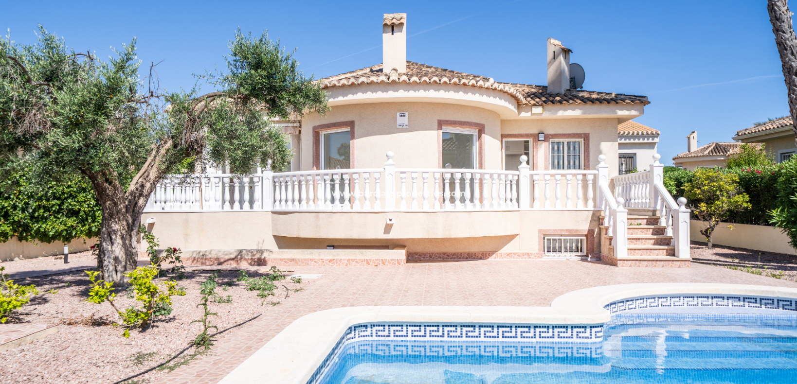 Resale - Detached - Urb. La Marina