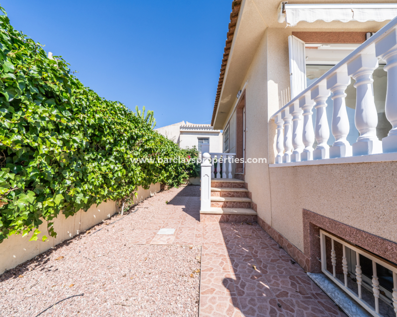Resale - Detached - Urb. La Marina