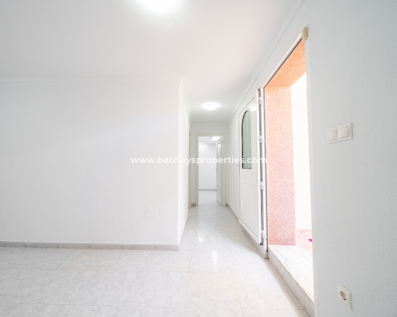 Resale - Detached - Urb. La Marina