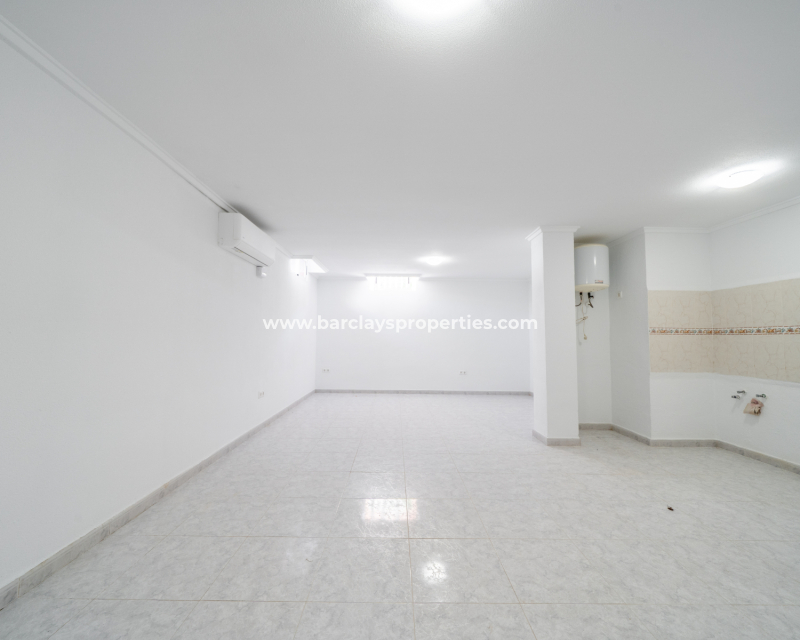 Resale - Detached - Urb. La Marina