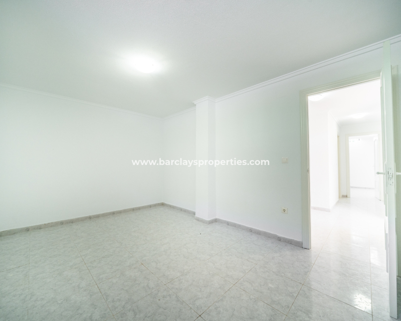 Resale - Detached - Urb. La Marina
