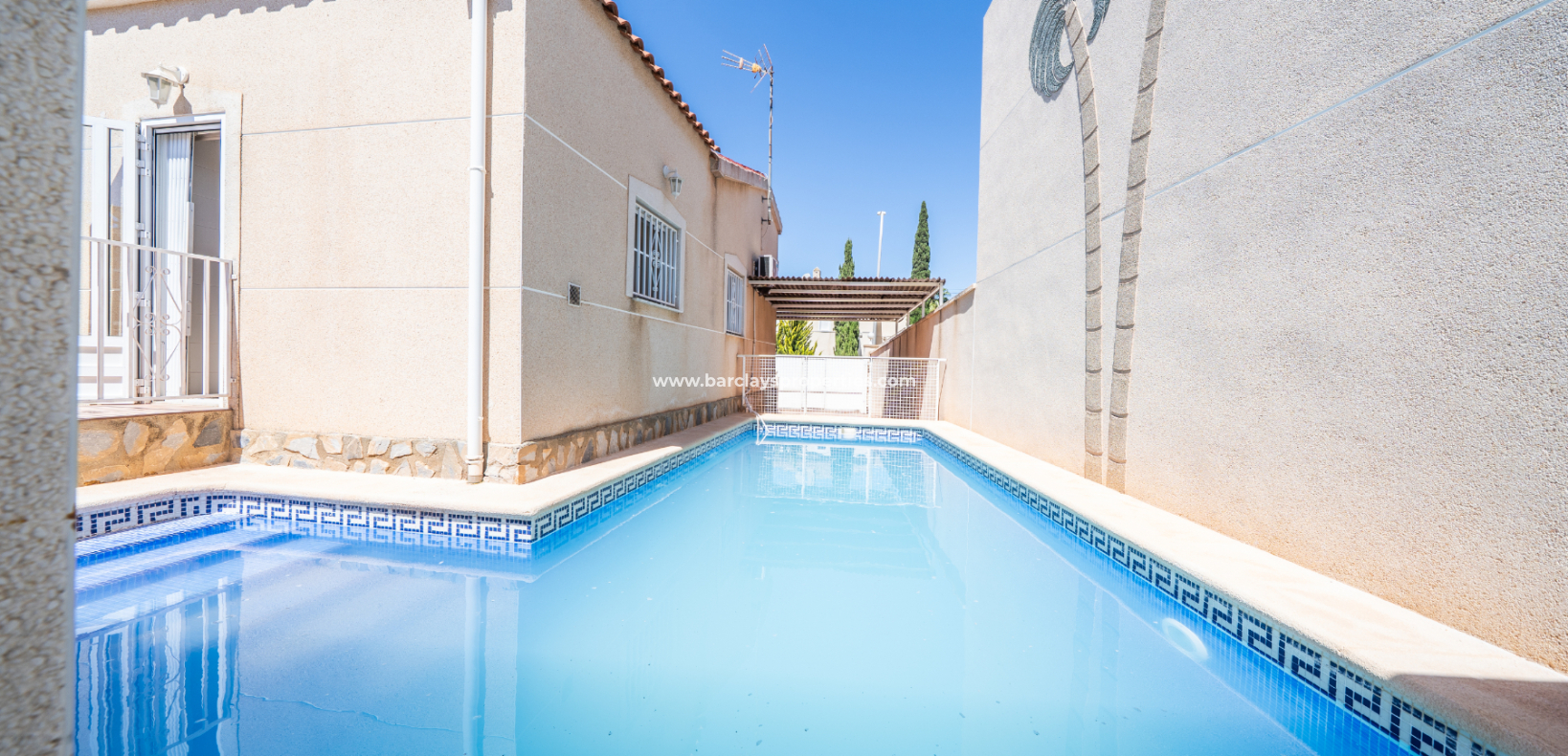 Resale - Detached - Urb. La Marina