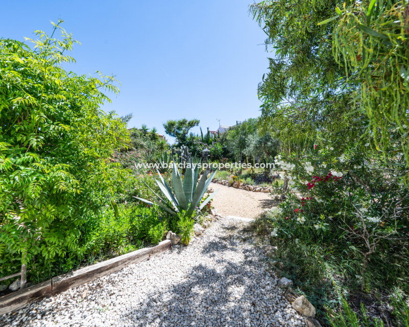 Resale - Detached - Urb. La Marina