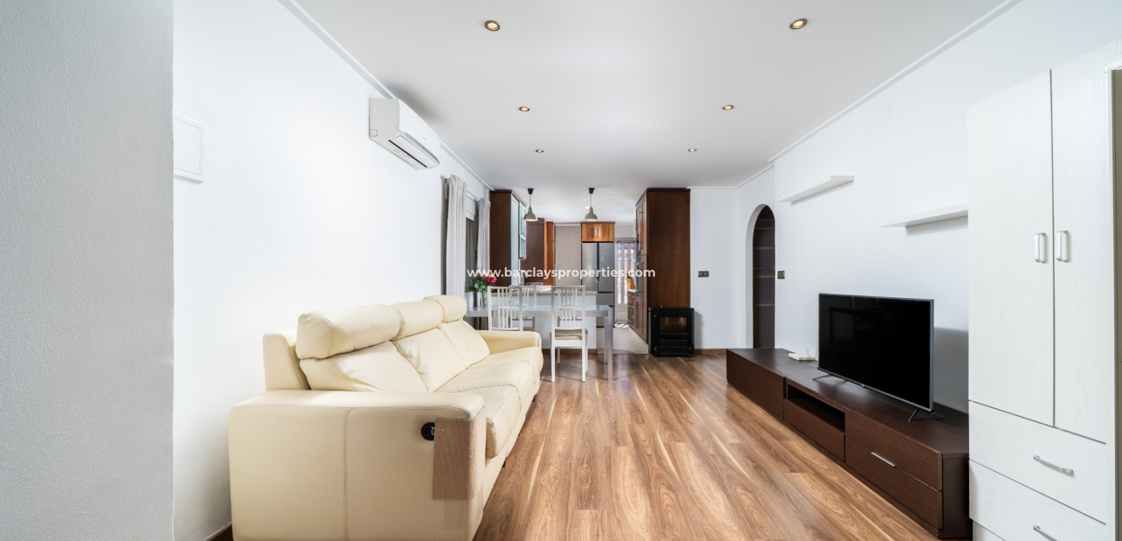Resale - Detached - Urb. La Marina